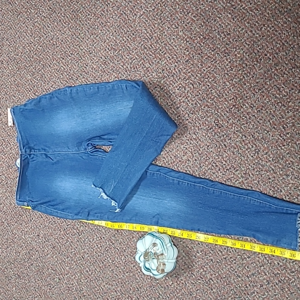 Free people size 28 blue jeans